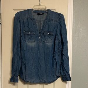 🛼🥁🧩 a.na. Blue denim top